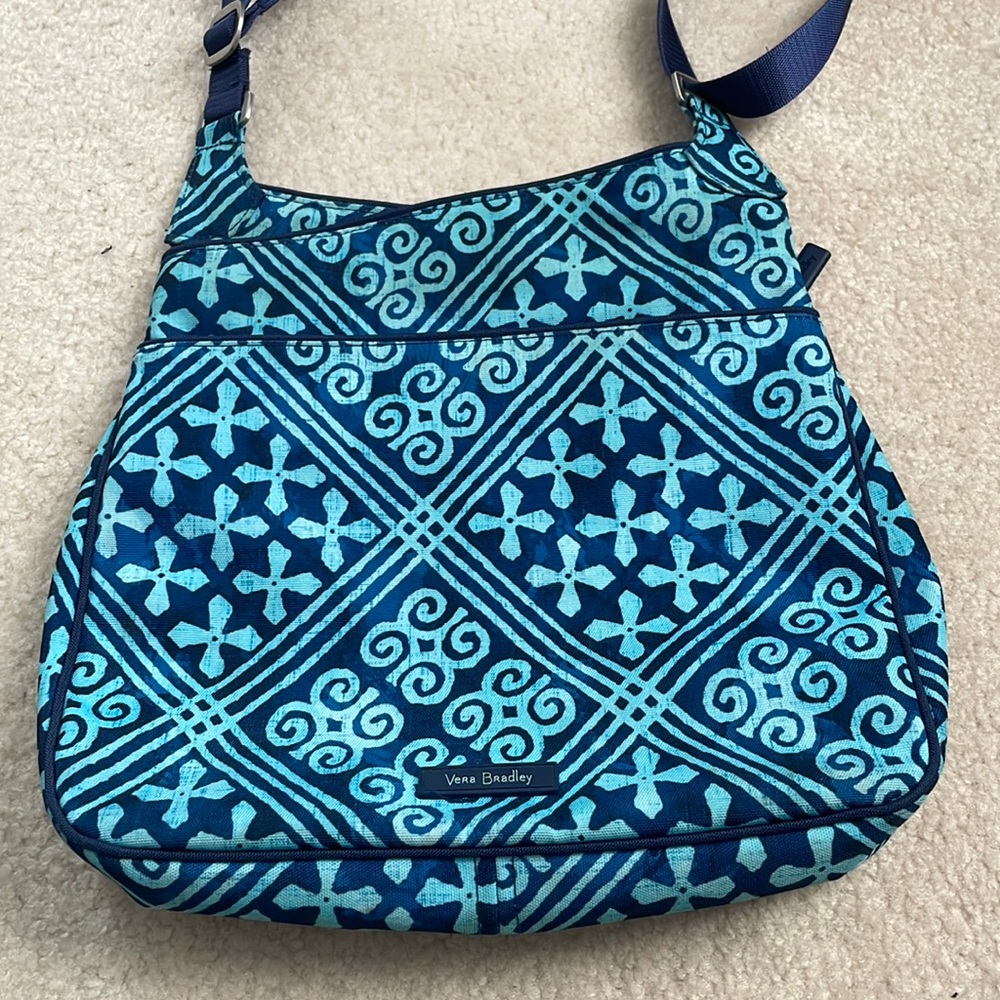 Like New Crossbody Vera Bradley Bag